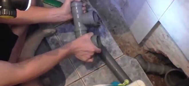 Как самостоятельно заменить чугунную канализацию на пластиковую: полезные советы