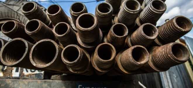 Какую обсадную трубу для скважины выбрать металл или пластик