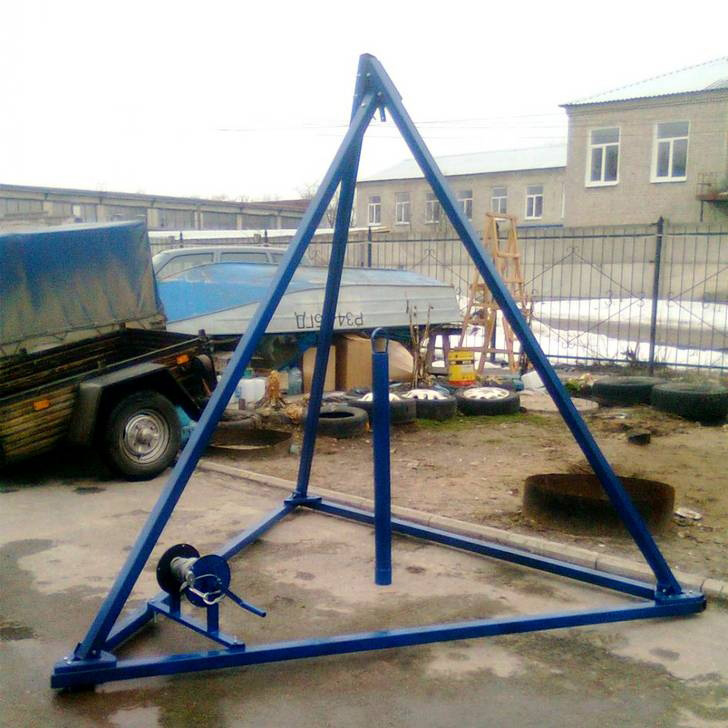 Тренога для бурения скважины